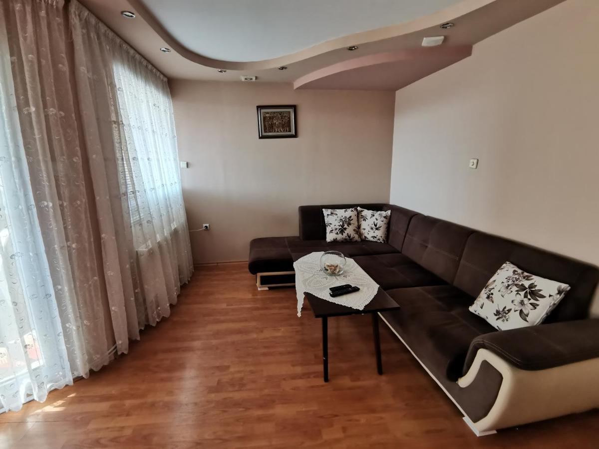 Central Apartment Targovishte 외부 사진